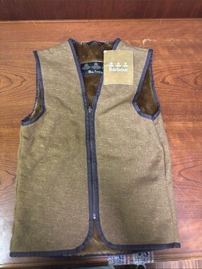 Boys Barbour Sherpa-Lined Vest with Dark Trim size Small